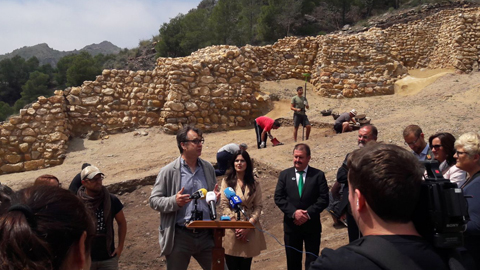 Roda de premsa de la nova fase d'excavació de La Bastida