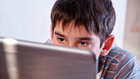 TVE: Un estudi de la UAB conclou que a més hores d'internet, més fracas escolar