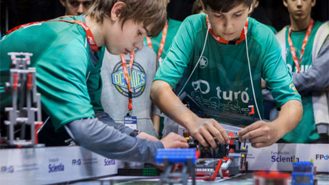 Competición FIRST LEGO League en la UAB