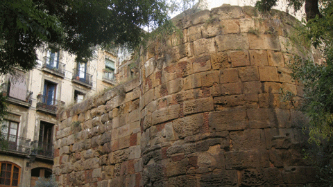 Parte conservada de la muralla romana de Barcelona