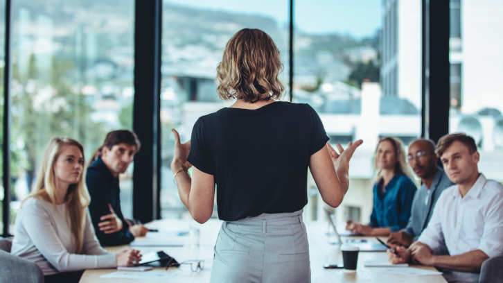 Reunió en un despatx d'una oficina