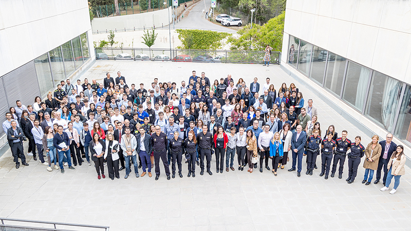Foto de grup dels assistents i professionals participants al Workshop 2023