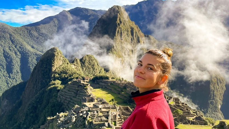 Paula C. Soto, en el Machu Picchu, en Perú