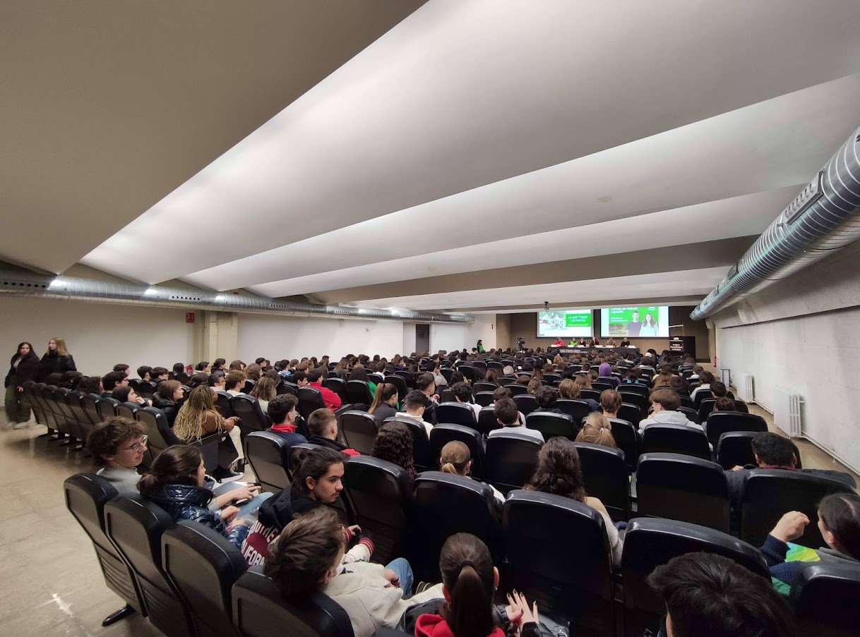 Sala d'Actes de la facultat durant la Jornada de Portes Obertes