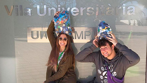 Taps solidaris Vila Un¡iversitària