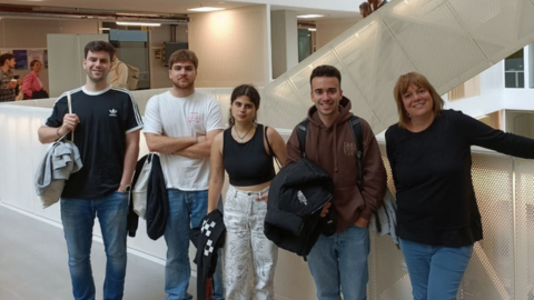Faculty students and Núria Simelio Solà at EUfactcheck