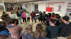 Alumnat fent activitats al Transnatura
