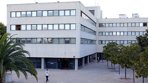 Exterior de l'Edifici Blanc