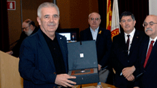 Antoni Méndez, degà de la Facultat de Ciències, rep el premi Vicens Vives