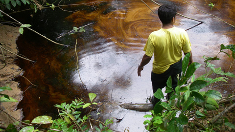 Eliseo Hualinga, monitor ambiental de FECONACOR