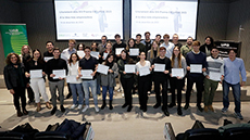 Guanyadors/es, finalistes, ponents i membres de l'equip del CIEU amb els seus reconeixements