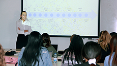 Alexandra Requejo explicant la seva carrera professional