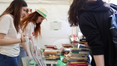 Mercat de Llibres amb Voluntàries de Medi Ambient