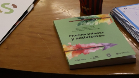 Portada del llibre Pluriversidades y Activismos