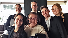 Estudiants de Direcció Hotelera amb la coordinadora del Grau visitant l'Hotel Pol & Grace