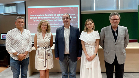 Lectura de la tesi de la professora Laura Lizbeth Martínez