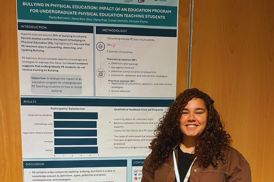 Marta Borrueco durant la presentació del pòster al World Anti-Bullying Forum 2025