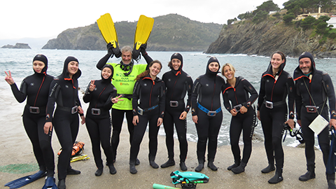 Els alumnes fent snorkel