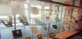 fotografia de l'exposició a la bilbio d'humanitats