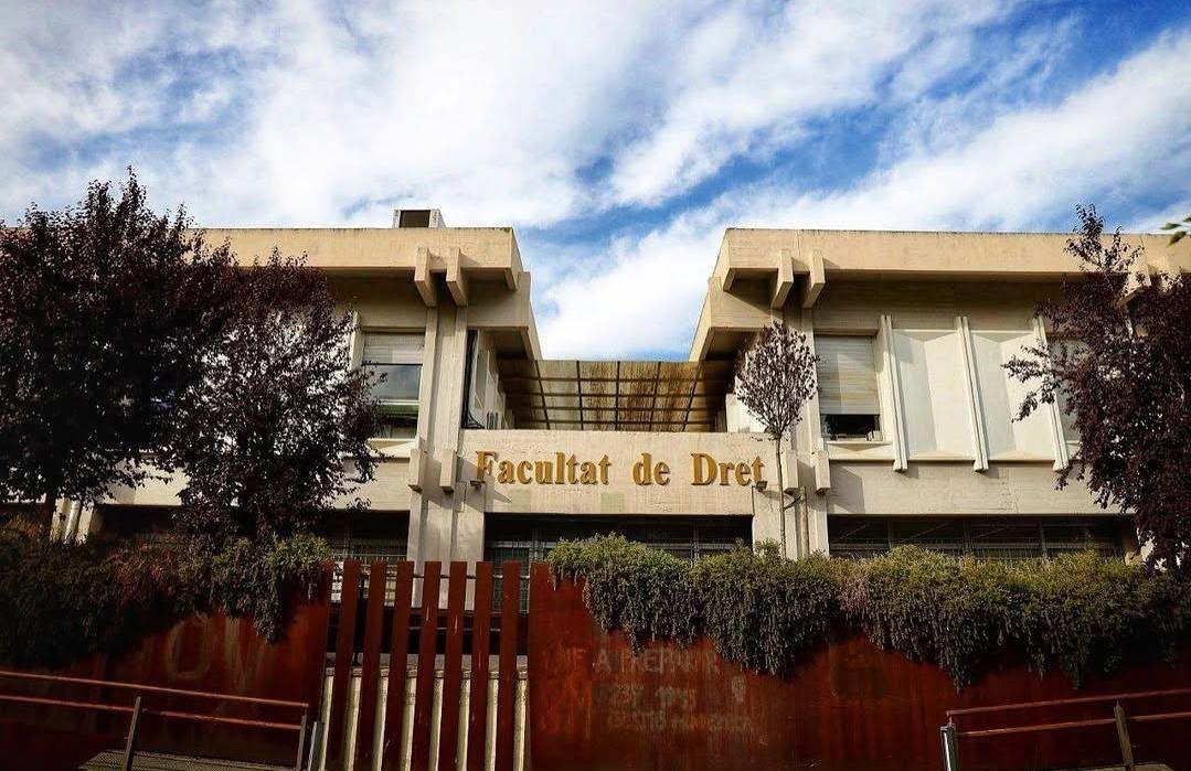 Foto de la facultat de dret