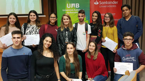 La UAB i Banco Santander lliuren catorze noves Beques-Salari Ítaca