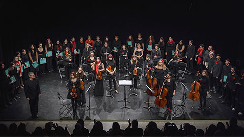 El Cor, el Cor de Cambra i l'Orquestra a la clausura del concert de Nadal