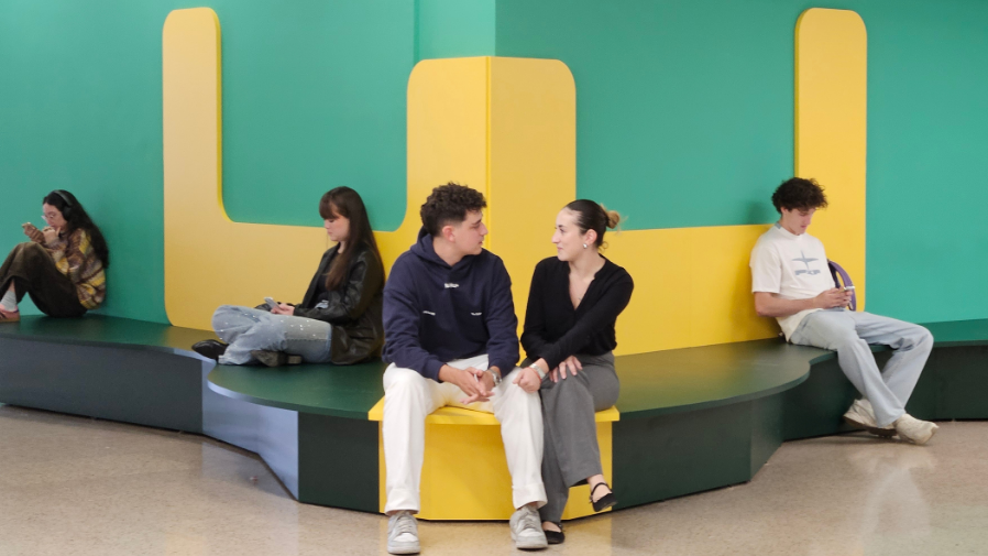 Estudiants gaudit de l'Espai ¿ de la Facultat de Psicologia i de Logopèdia
