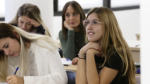 Estudiants a la sessió informativa