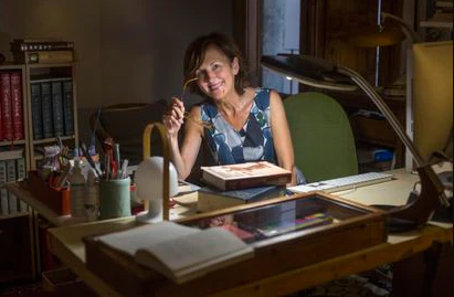 Anne-Hélène Suárez al seu despatx