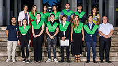 Grauduats i professorat de la promoció 2022 del CFGS en Comerç Internacional