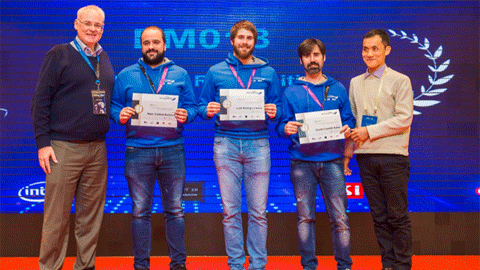Estudiants de l'Escola d'Enginyeria, finalistes al concurs Innovate FPGA