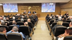 Aula amb assistents a l'homenatge al doctor Josep Vendrell