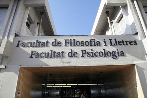 Entrada Facultat de Filosofia i Lletres