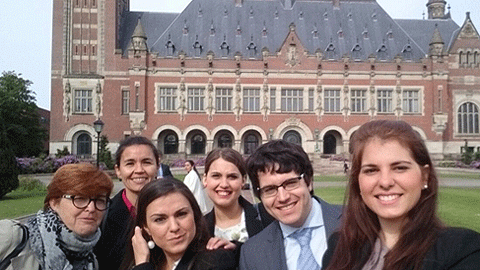 Estudiantes de Derecho llegan a semifinales en la simulación judicial de La Haya
