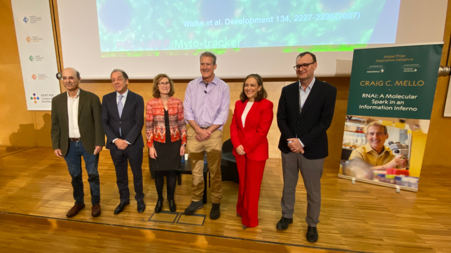 Craig C.Mello al centre