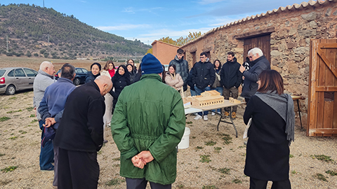 Visita a Les Tines dels Manxons a Callús