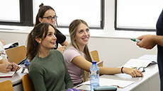Estudiants a la classe de xinès