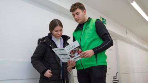 estudiants a les jornades de portes obertes de la uab