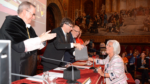 María Jesús Espuny rep la distinció Jaume Vicens Vives