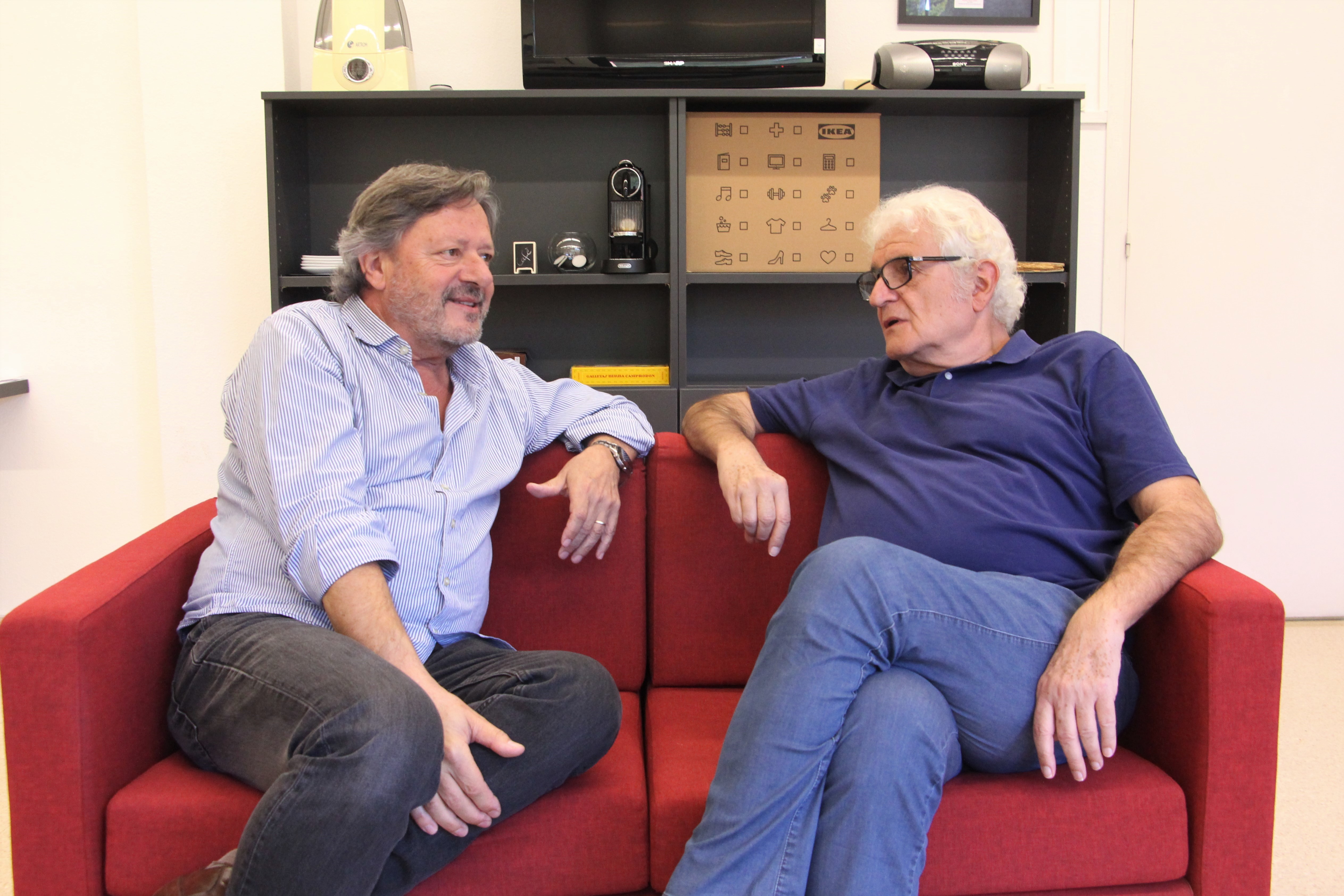 Enric Marín i Jordi Margarit conversant al despatx