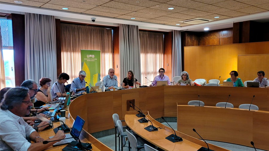 Reunió dels estatuts amb part dels assistents 