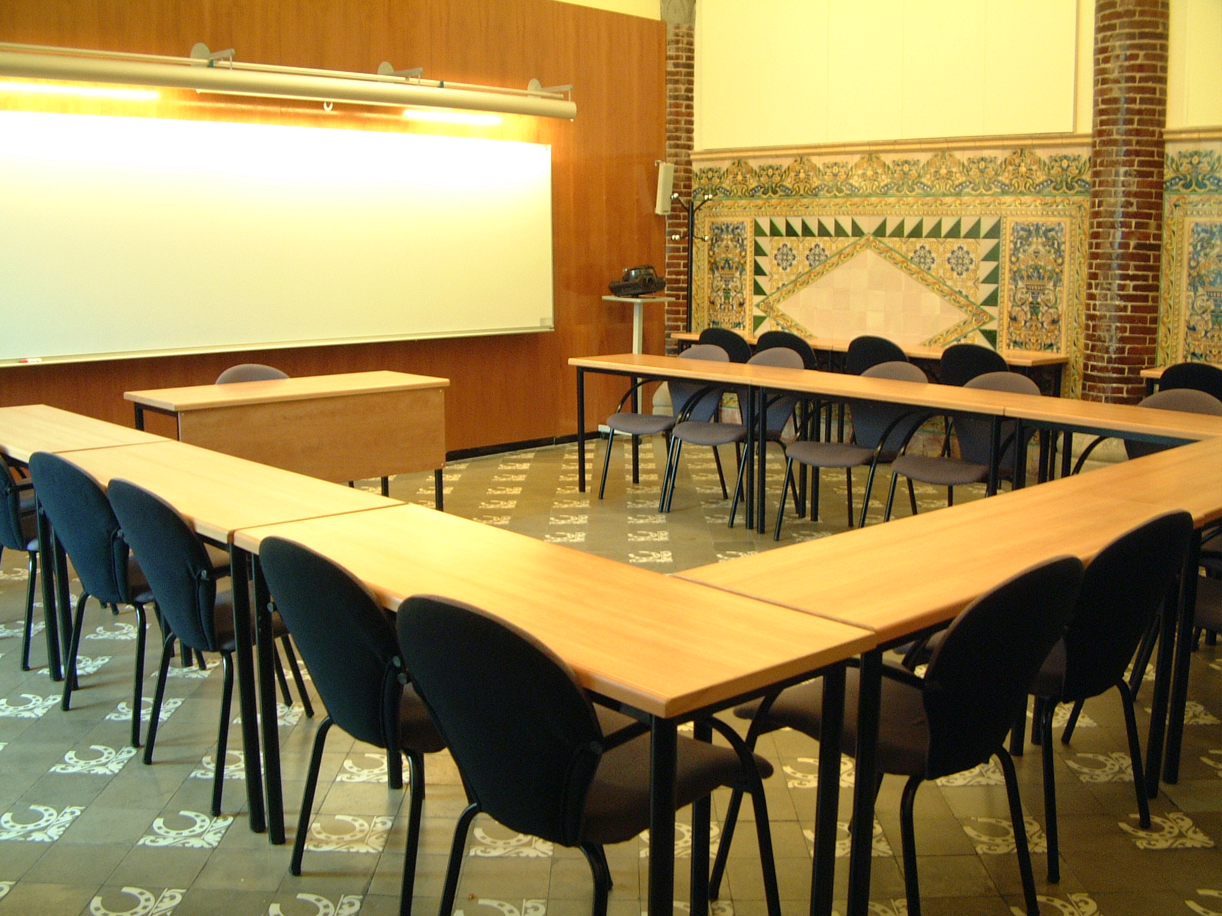 Aula/Room 02