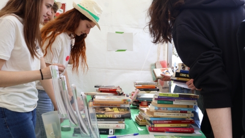 Mercat de Llibres amb Voluntàries de Medi Ambient