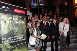 Vint joves amb talent inicien els estudis universitaris amb una beca-salari Ítaca uab-banco santande