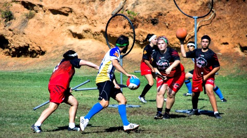 Activitat del col·lectiu Quidditch Club a la FM