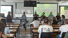 Ponentes durante la mesa redonda de la jornada de unidades caninas.