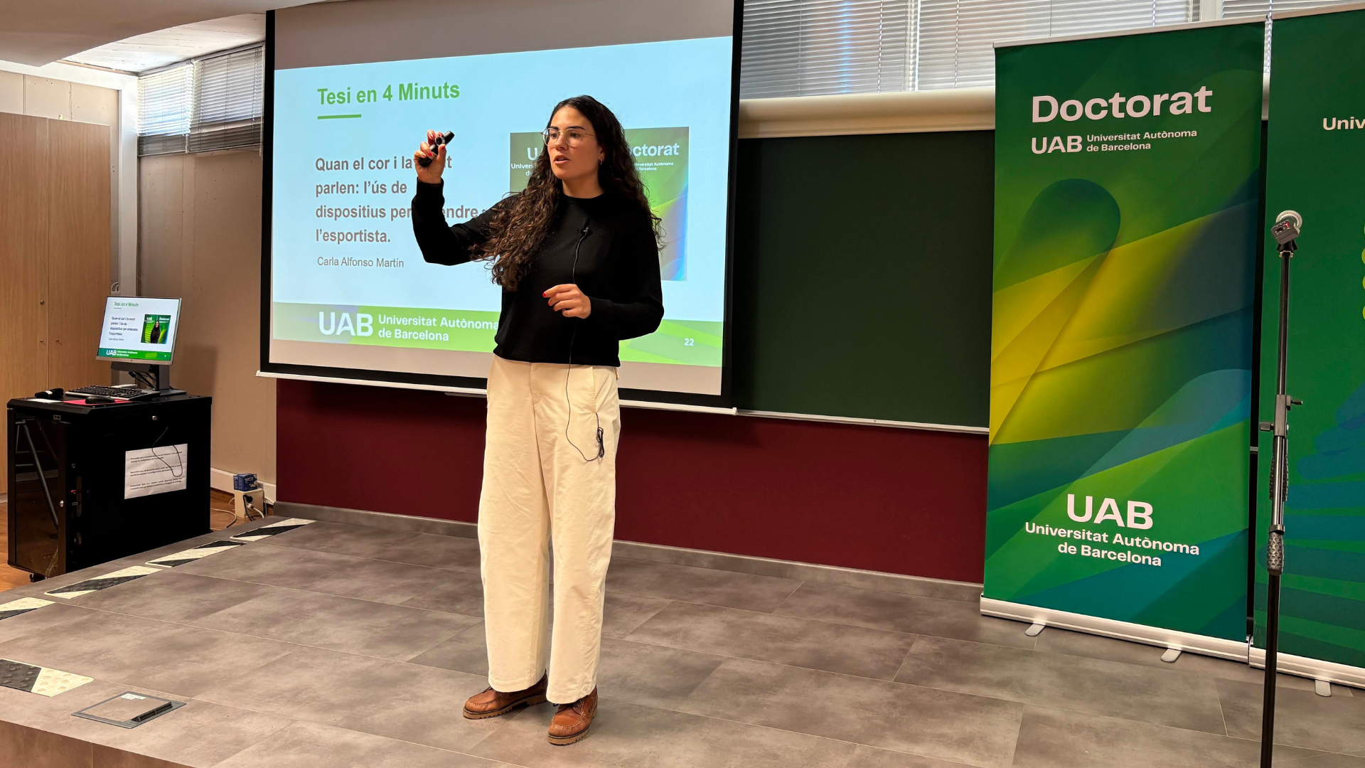 Carla Alfonso, fent presentació de 