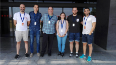 Els estudiants i el coordinador de Grau durant la visita al TEDAX