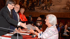 María Jesús Espuny rep la distinció Jaume Vicens Vives