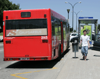 Un vehicle del grup Sarbus al campus de la UAB